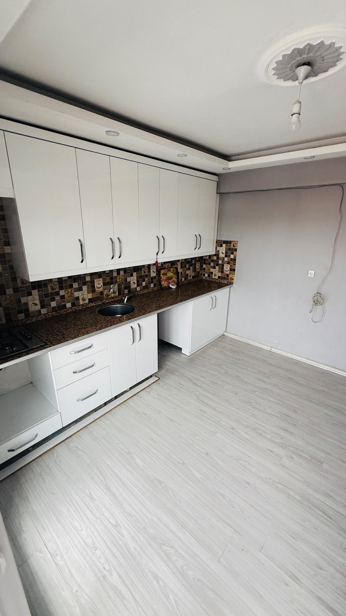 TURGUTLAR MAH SEZGİNLER YAKINI 2+1 KİRALIK DAİRE