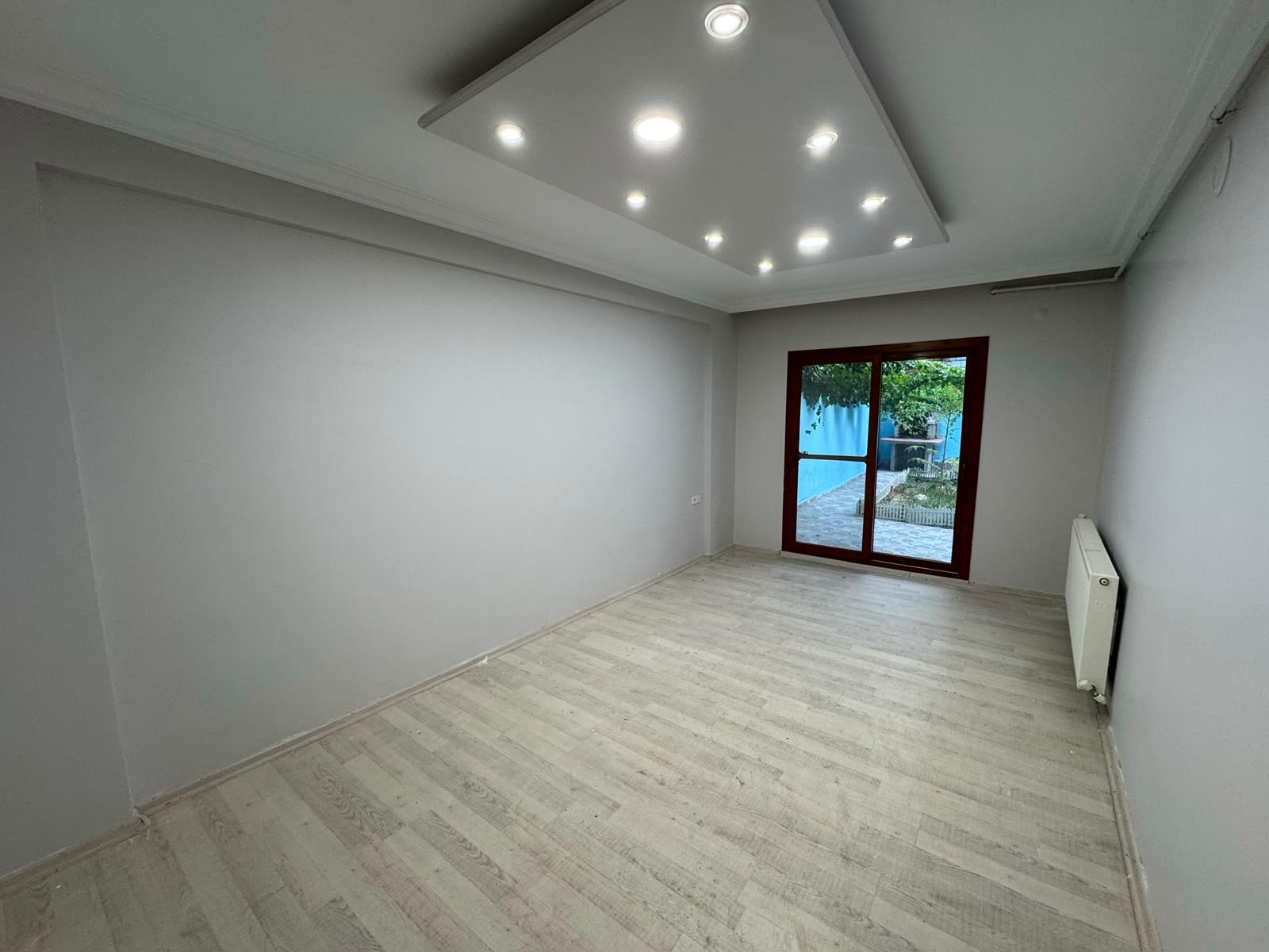 SEVİNÇ PARKI YAKINI 3+1 BAHÇELİ GENİŞ ZEMİN SATILIK DAİRE