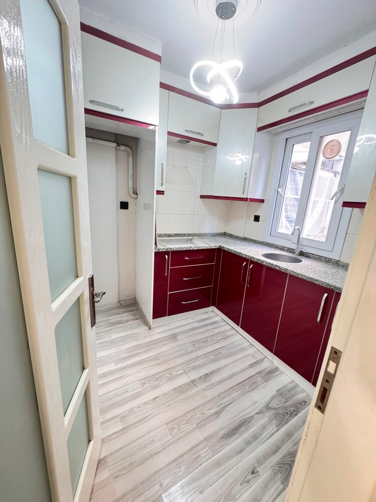 ACİL SATILIK TURAN MAH ARA KAT 2+1 D.GAZLI SATILIK DAİRE