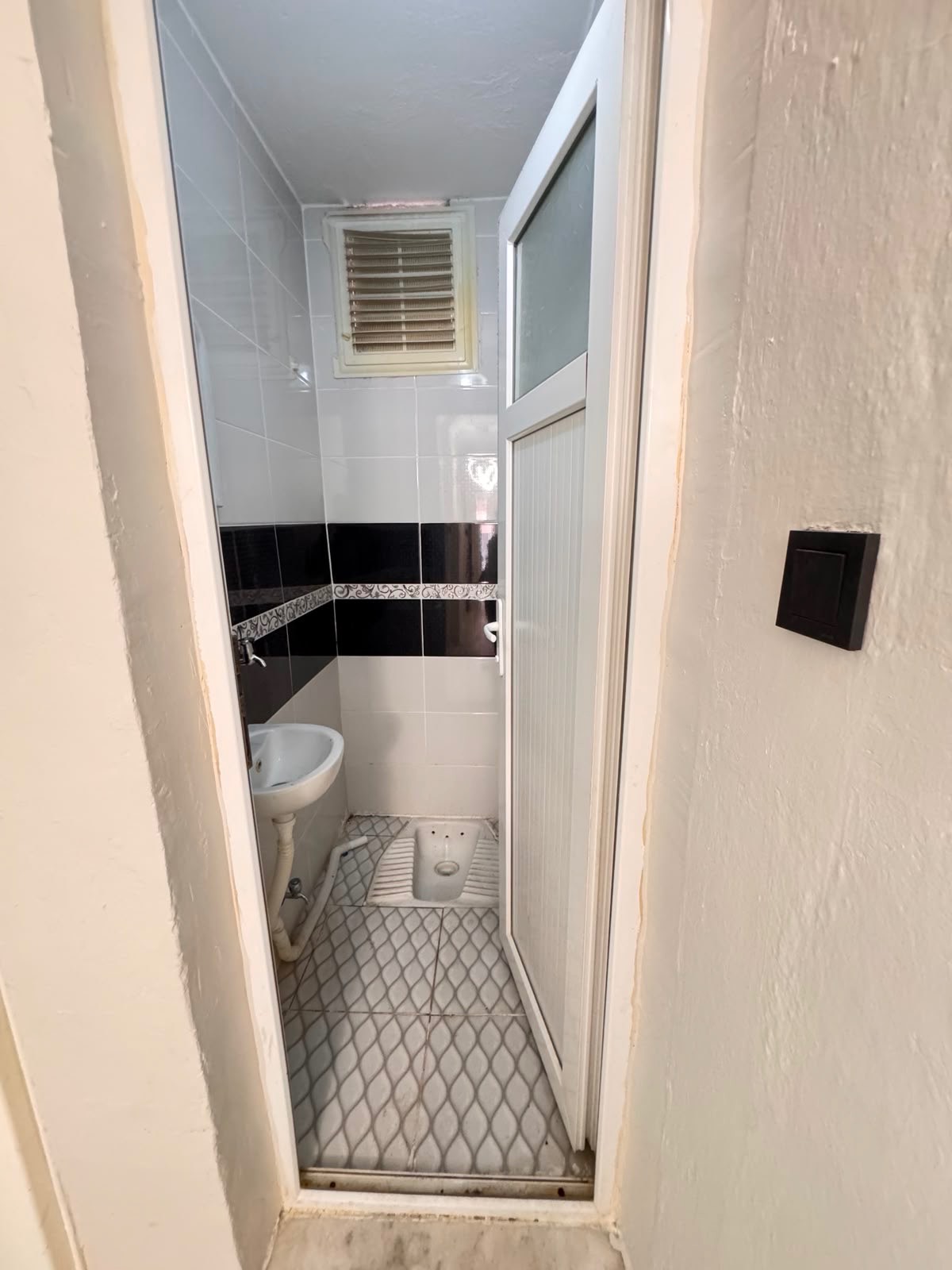 ACİL SATILIK TURAN MAH ARA KAT 2+1 D.GAZLI SATILIK DAİRE