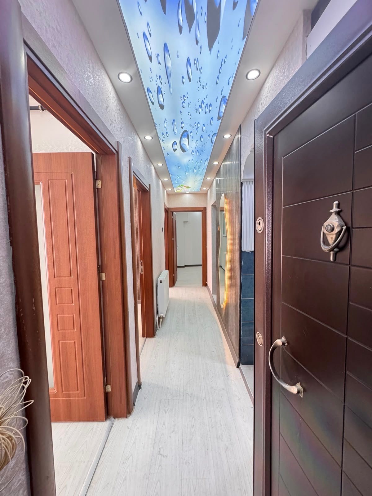TURAN MAH 2+1 D.GAZLI ARA KAT MERKEZİ KONUMDA MASRAFSIZ SATILIK DAİRE
