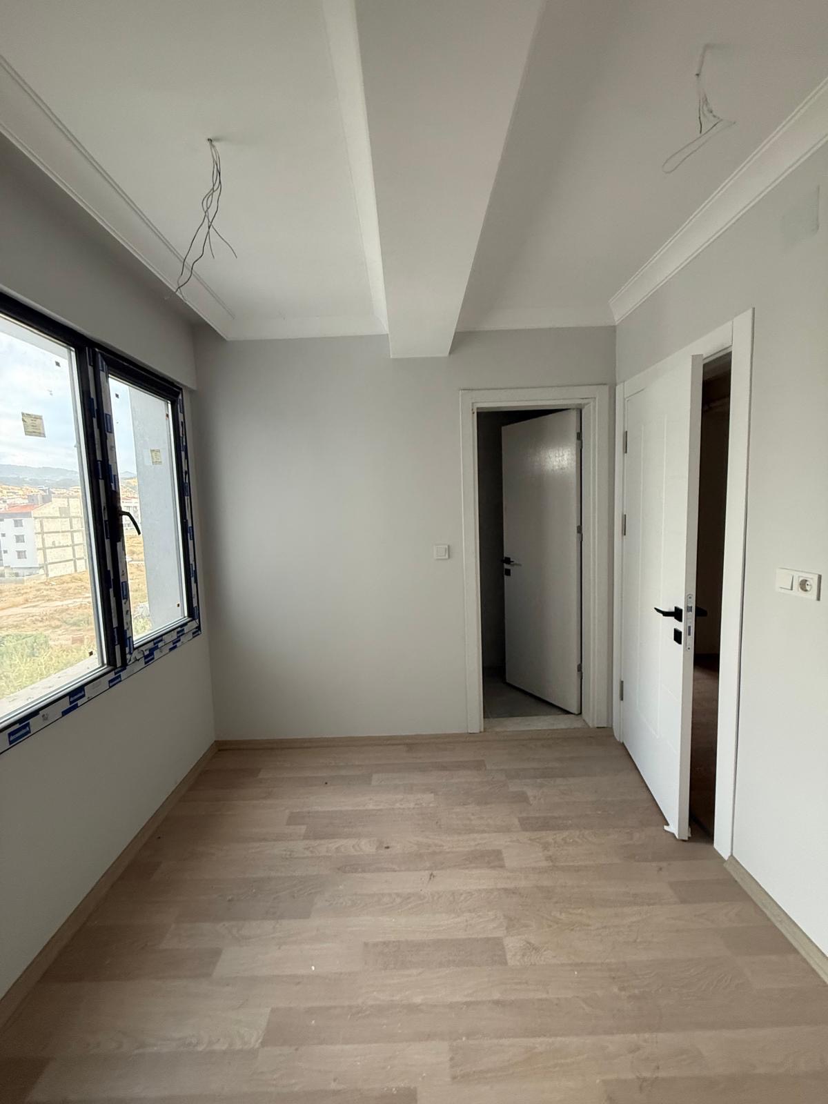 FIRSAT! ERGENEKON'DA ARAS SİTESİNDE 105 M2 2+1 DAİRE