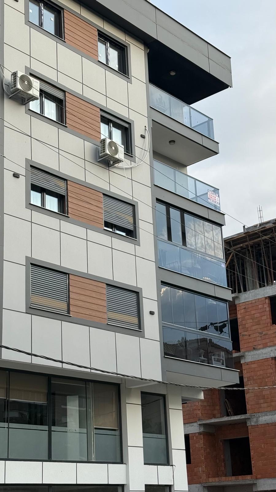 FIRSAT! ERGENEKON'DA ARAS SİTESİNDE 105 M2 2+1 DAİRE