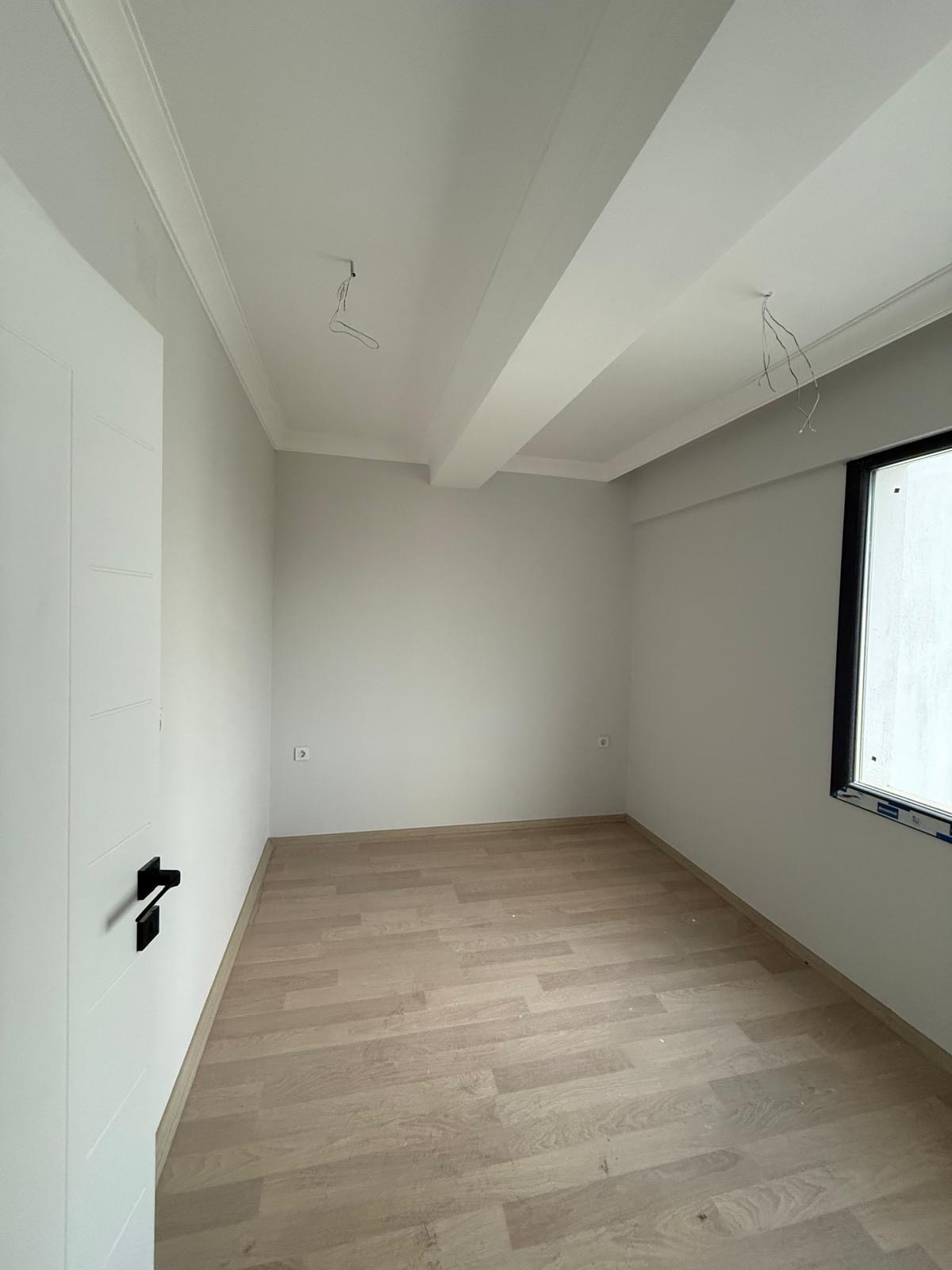 FIRSAT! ERGENEKON'DA ARAS SİTESİNDE 105 M2 2+1 DAİRE