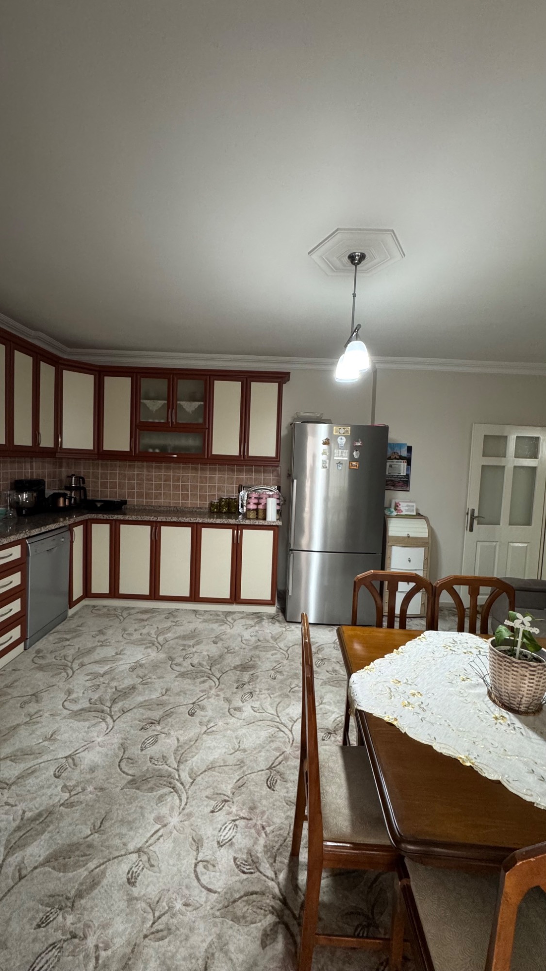 ÖĞRETMENLER EVİ CİVARI GENİŞ 3 + 1 SATILIK DAİRE