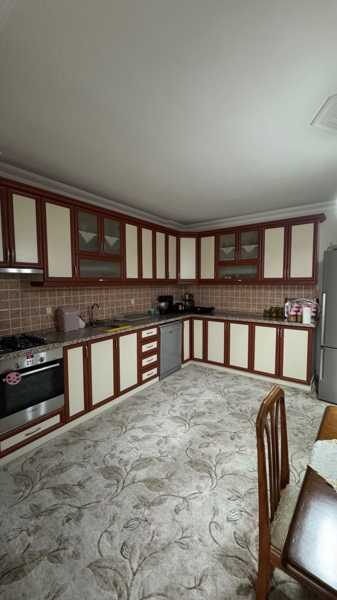 ÖĞRETMENLER EVİ CİVARI GENİŞ 3 + 1 SATILIK DAİRE