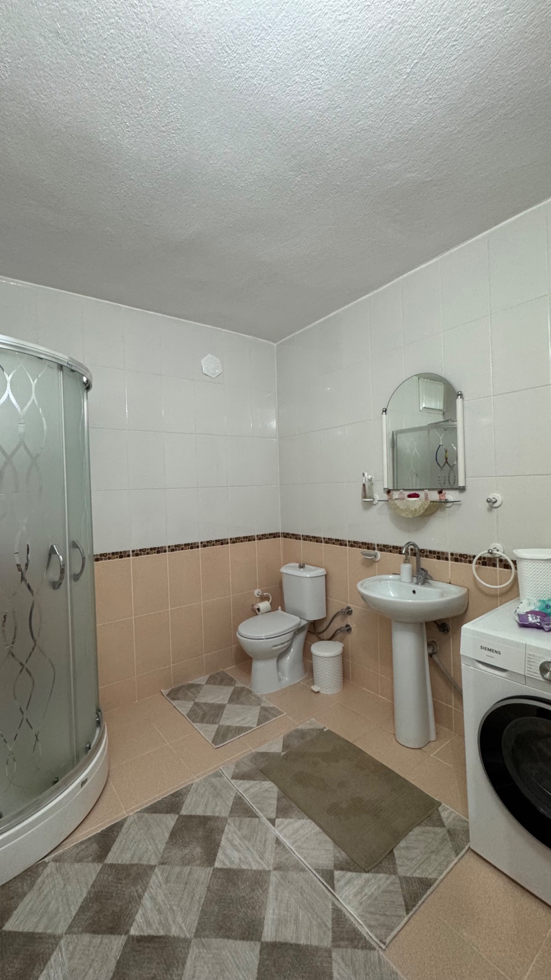 ÖĞRETMENLER EVİ CİVARI GENİŞ 3 + 1 SATILIK DAİRE