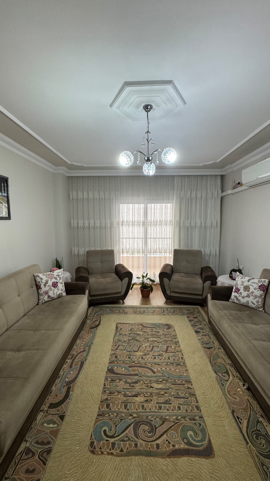 ÖĞRETMENLER EVİ CİVARI GENİŞ 3 + 1 SATILIK DAİRE