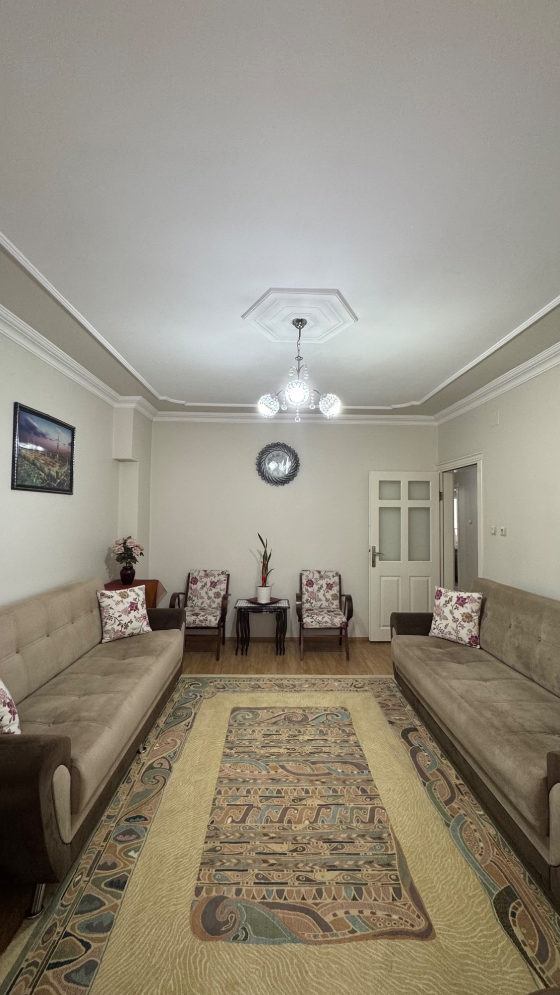 ÖĞRETMENLER EVİ CİVARI GENİŞ 3 + 1 SATILIK DAİRE