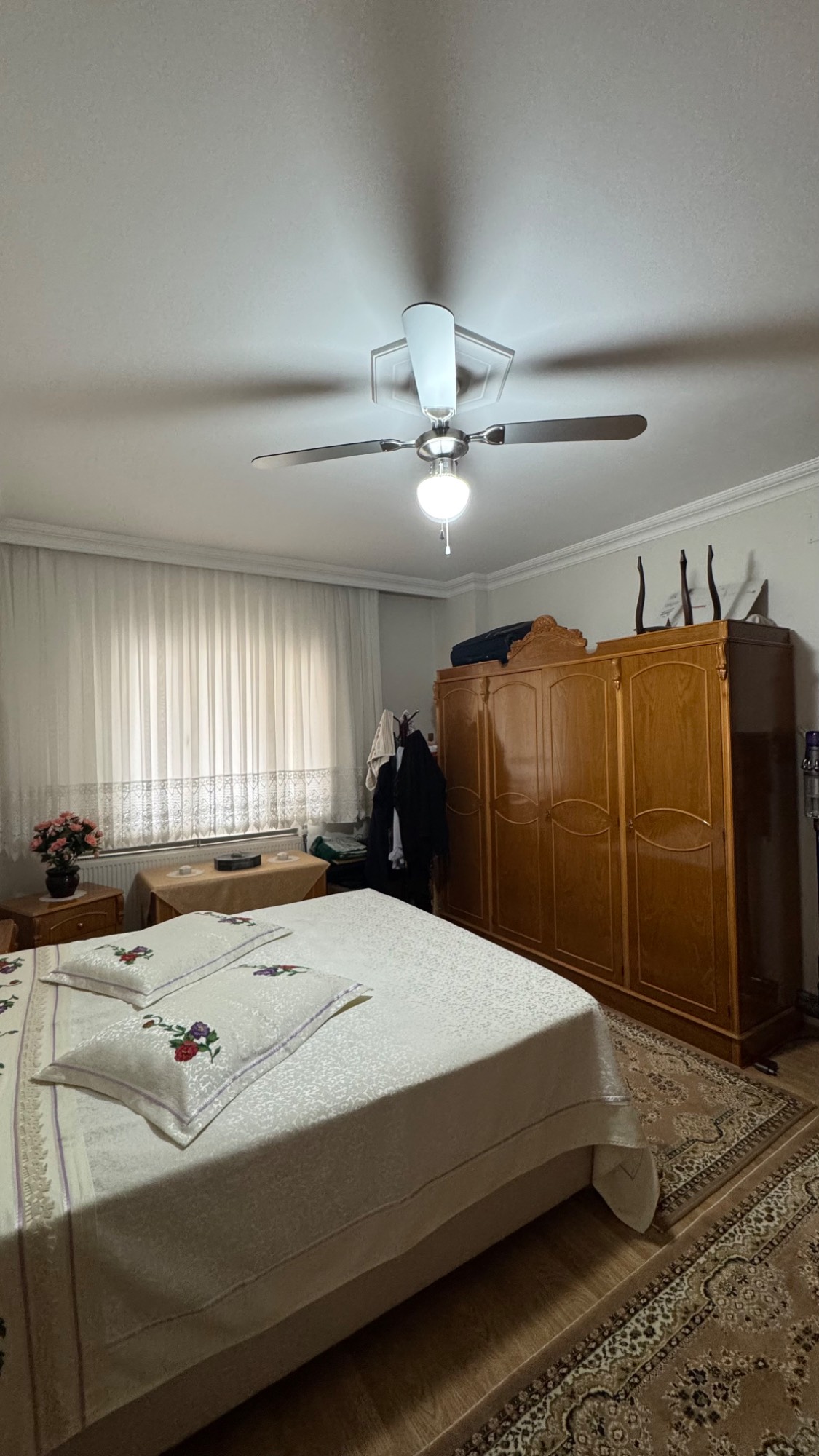 ÖĞRETMENLER EVİ CİVARI GENİŞ 3 + 1 SATILIK DAİRE