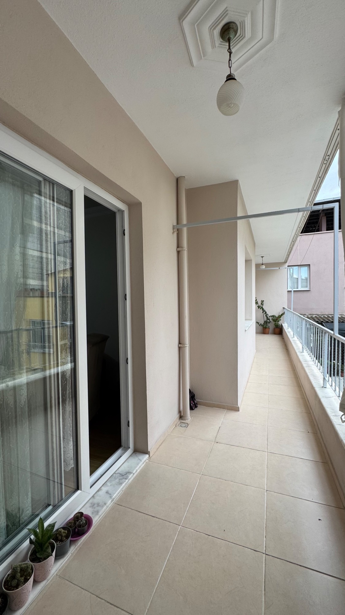 ÖĞRETMENLER EVİ CİVARI GENİŞ 3 + 1 SATILIK DAİRE