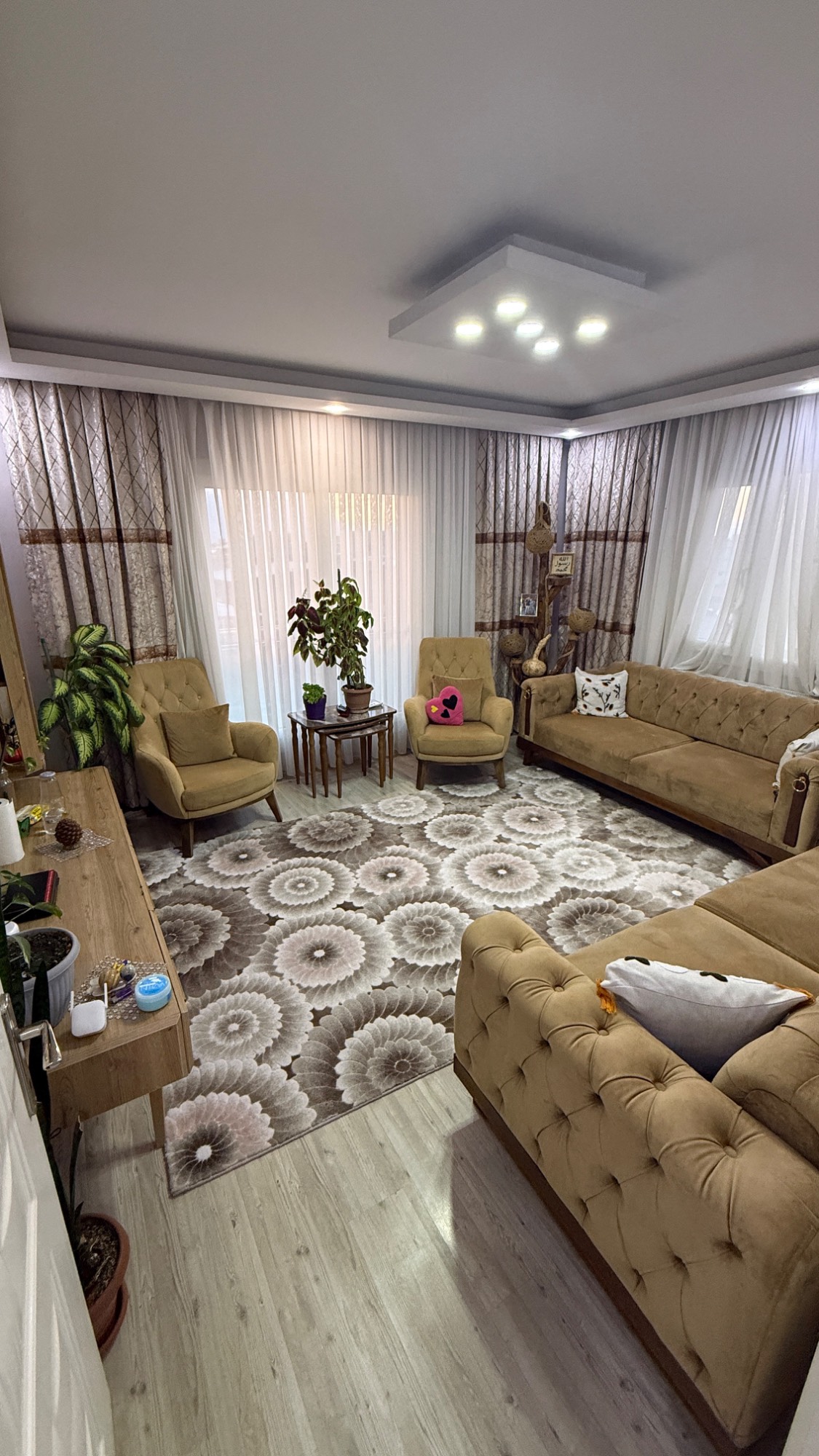 PAZARTESİ PAZARI YAKINI 130 M2 3+1 MASRAFSIZ SATILIK DAİRE