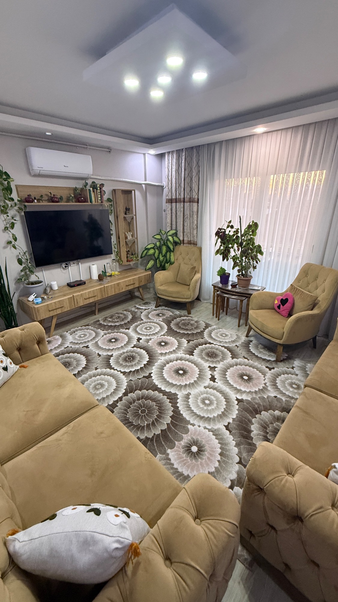 PAZARTESİ PAZARI YAKINI 130 M2 3+1 MASRAFSIZ SATILIK DAİRE