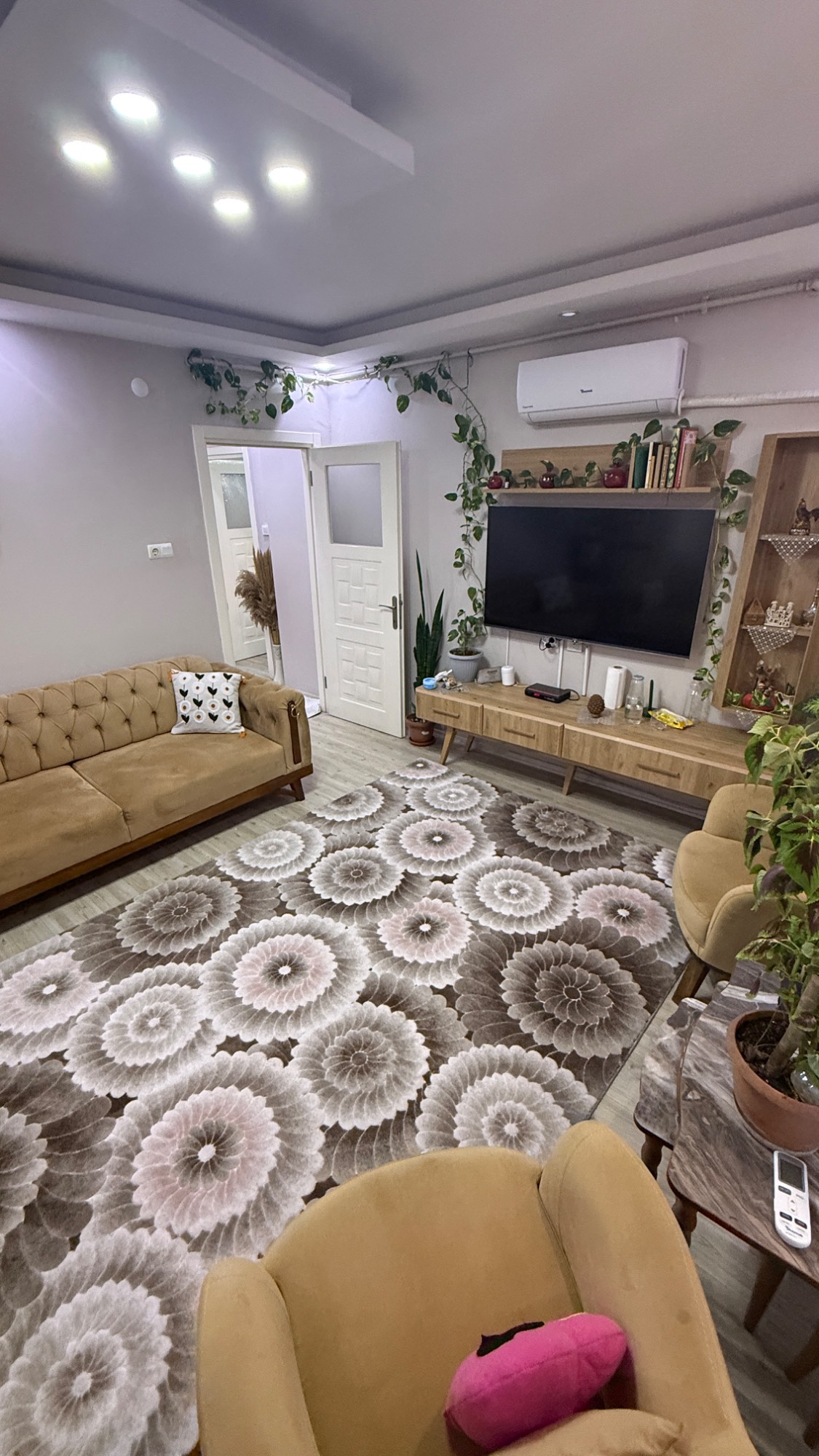 PAZARTESİ PAZARI YAKINI 130 M2 3+1 MASRAFSIZ SATILIK DAİRE