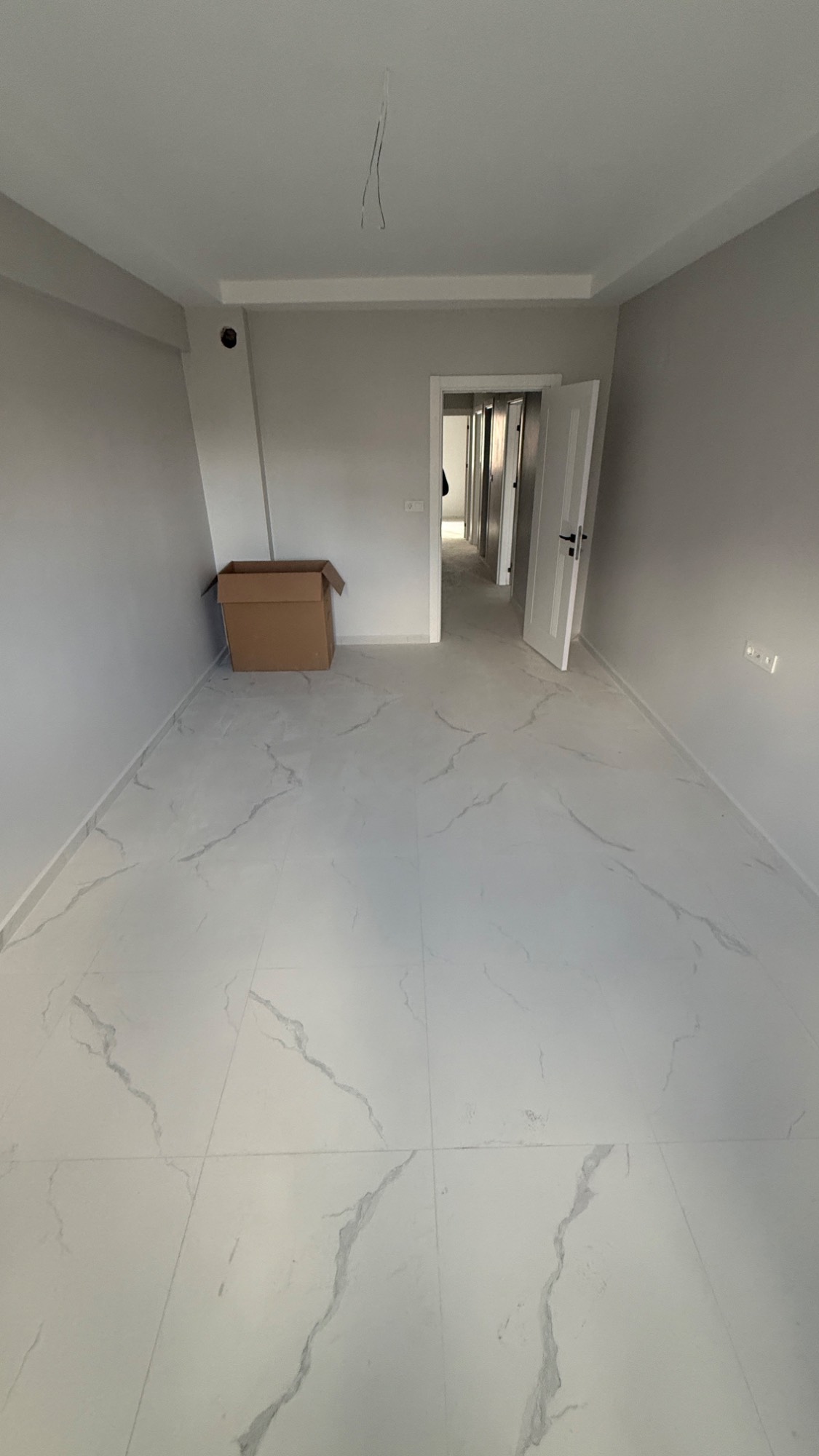 BAYRAM YERİ YAKINI GENİŞ ARA KAT YERDEN ISITMALI ACİL SATILIK DAİRE
