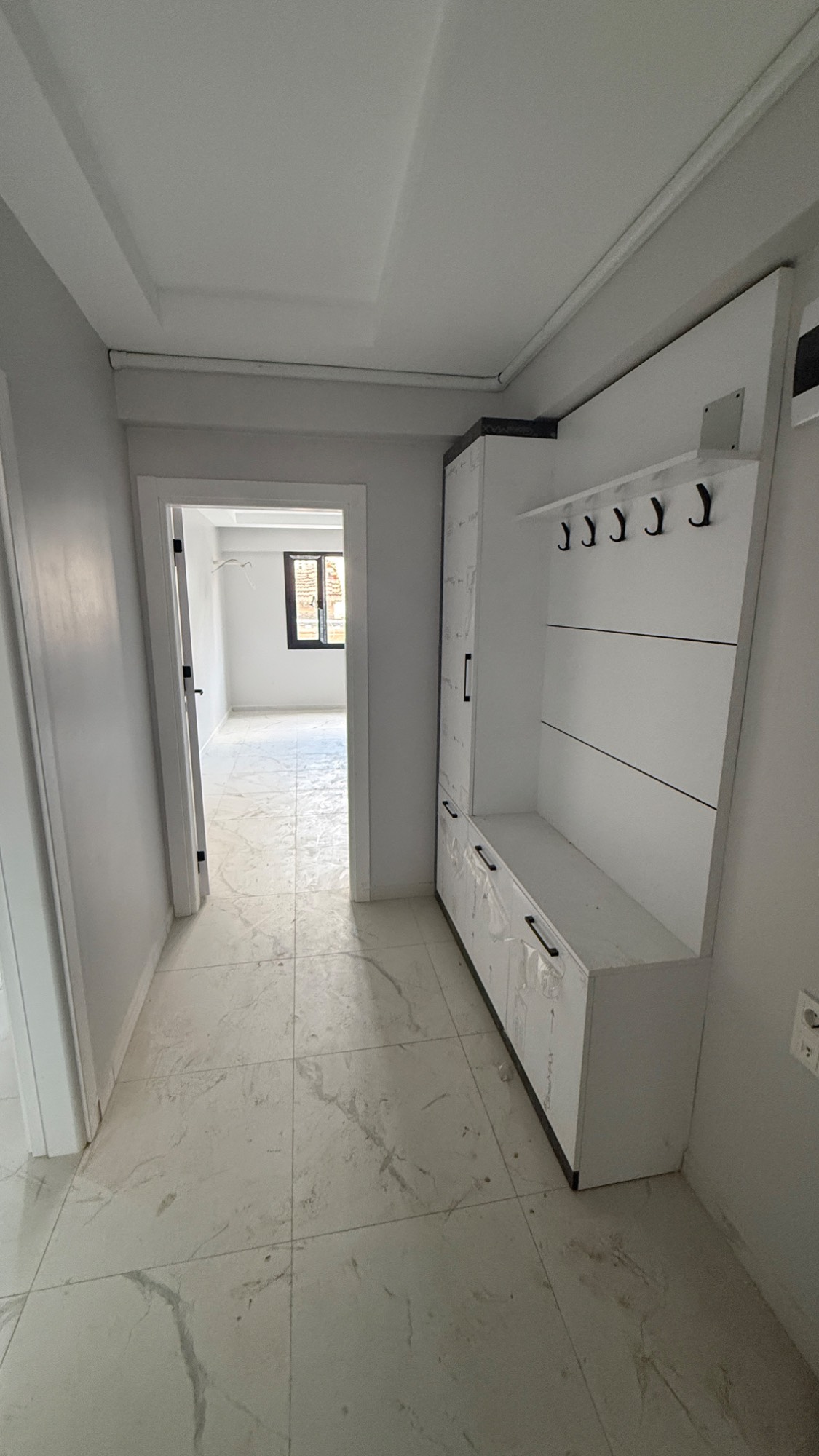 BAYRAM YERİ YAKINI GENİŞ ARA KAT YERDEN ISITMALI ACİL SATILIK DAİRE