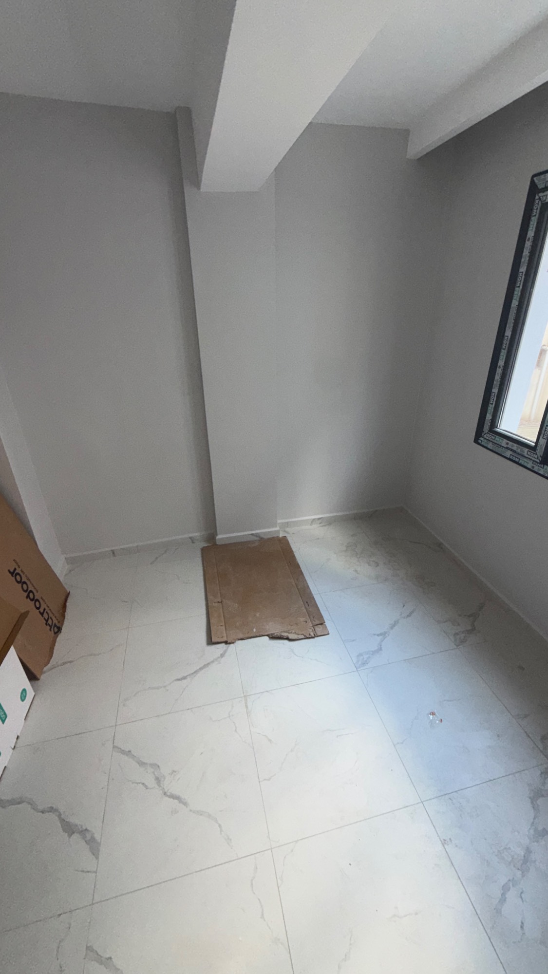 BAYRAM YERİ YAKINI GENİŞ ARA KAT YERDEN ISITMALI ACİL SATILIK DAİRE