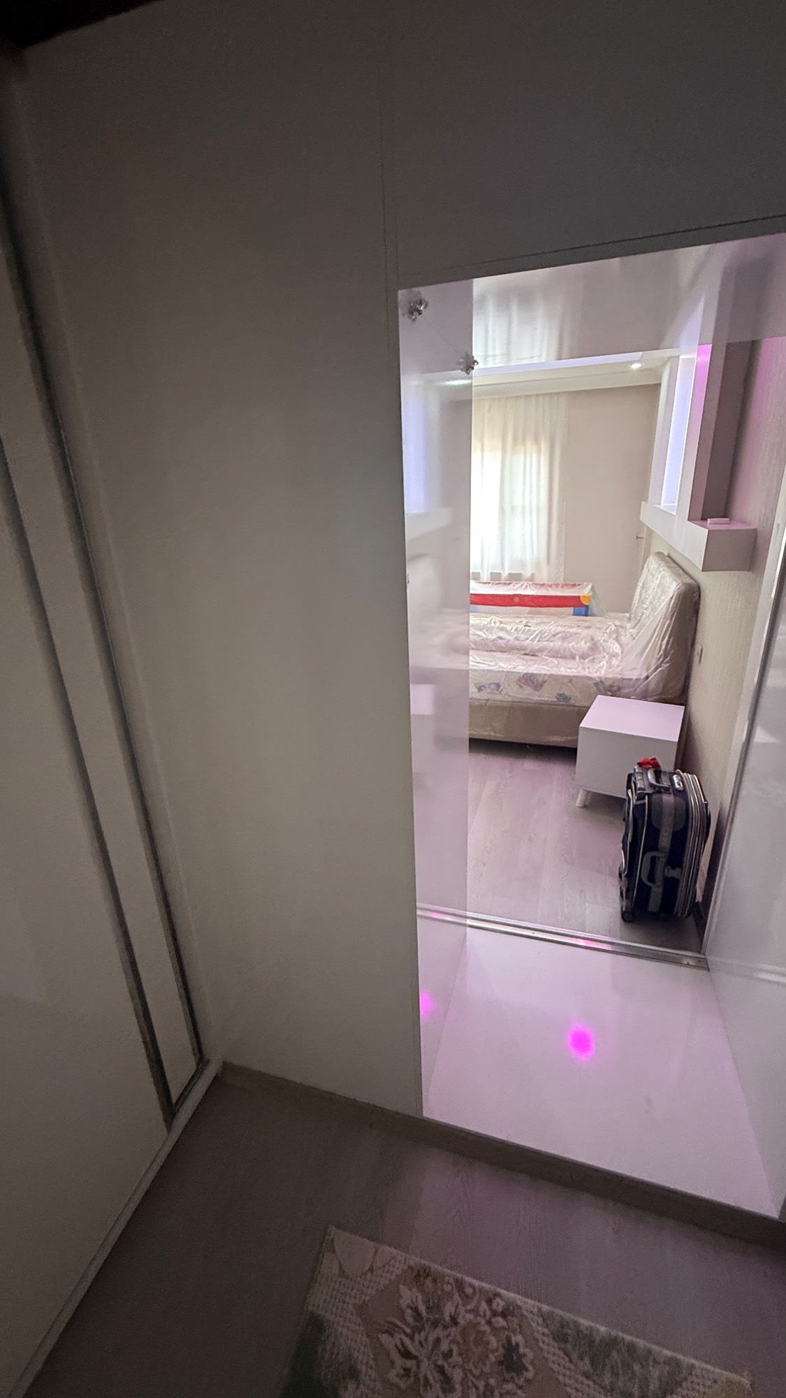 KERVAN YOLU CEPHELİ 180M2 3+1 LÜKS ARA KAT ASANSÖRLÜ SATILIK DAİRE