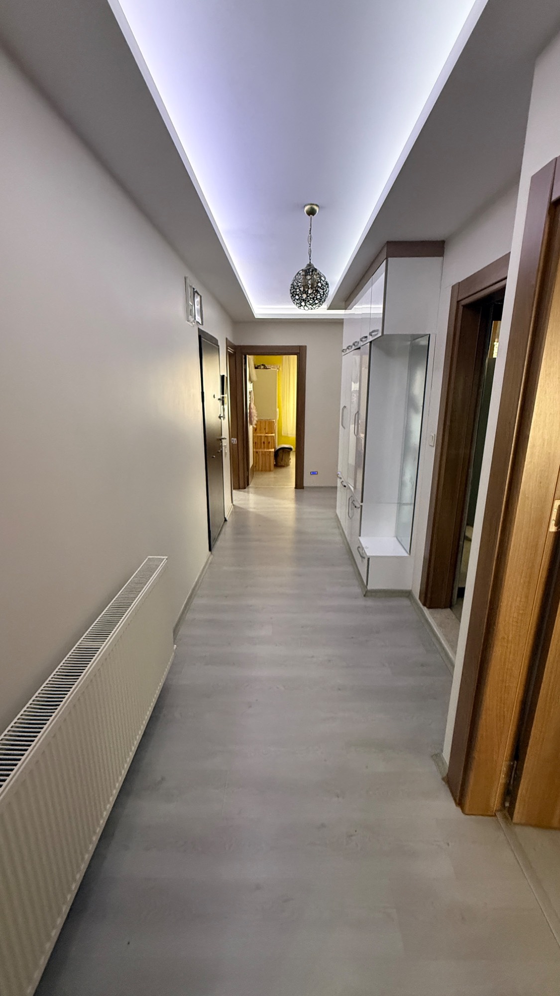KERVAN YOLU CEPHELİ 180M2 3+1 LÜKS ARA KAT ASANSÖRLÜ SATILIK DAİRE