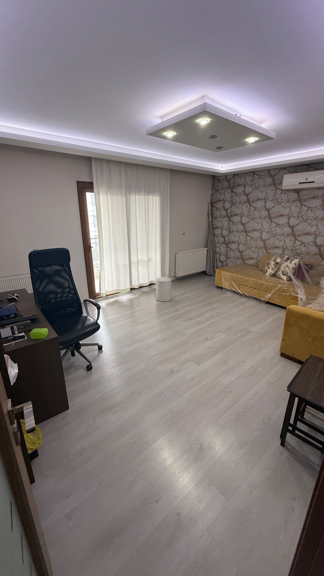 KERVAN YOLU CEPHELİ 180M2 3+1 LÜKS ARA KAT ASANSÖRLÜ SATILIK DAİRE