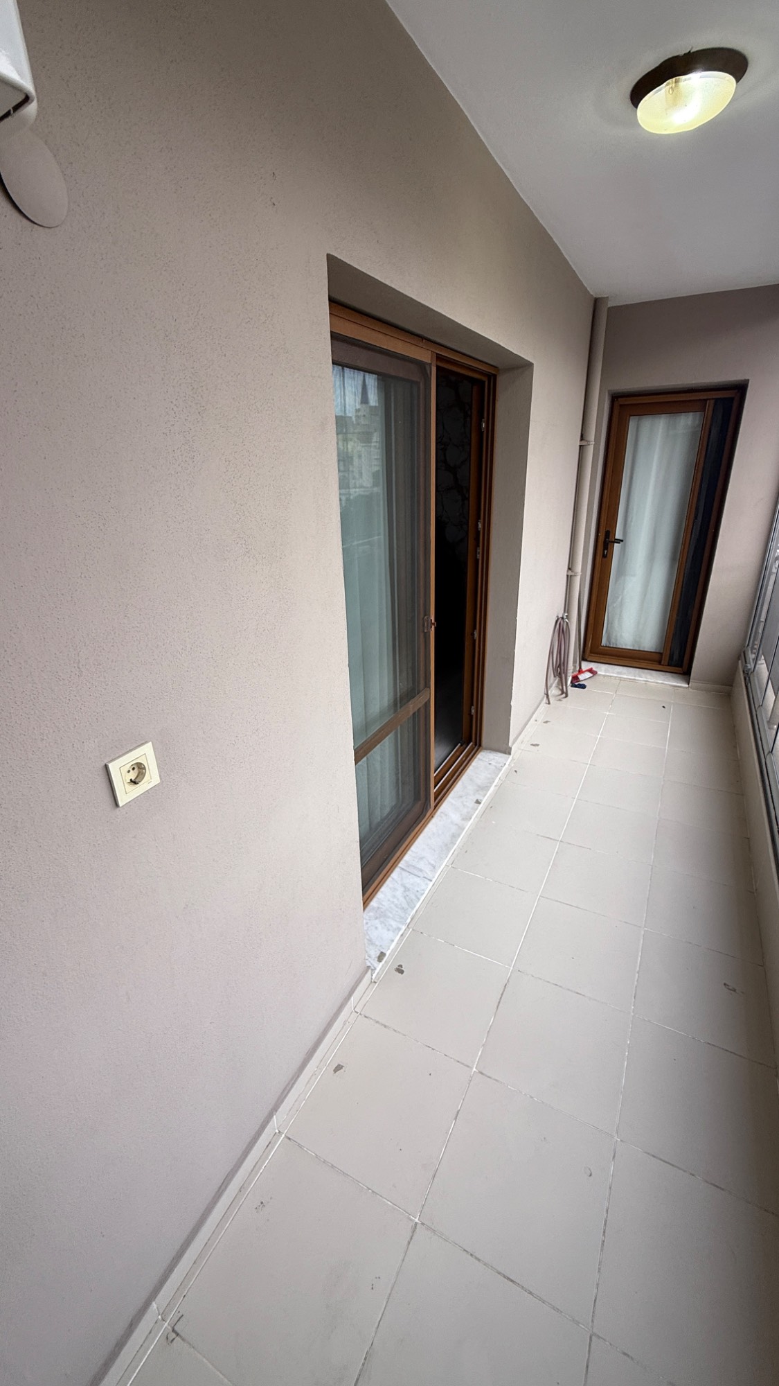 KERVAN YOLU CEPHELİ 180M2 3+1 LÜKS ARA KAT ASANSÖRLÜ SATILIK DAİRE