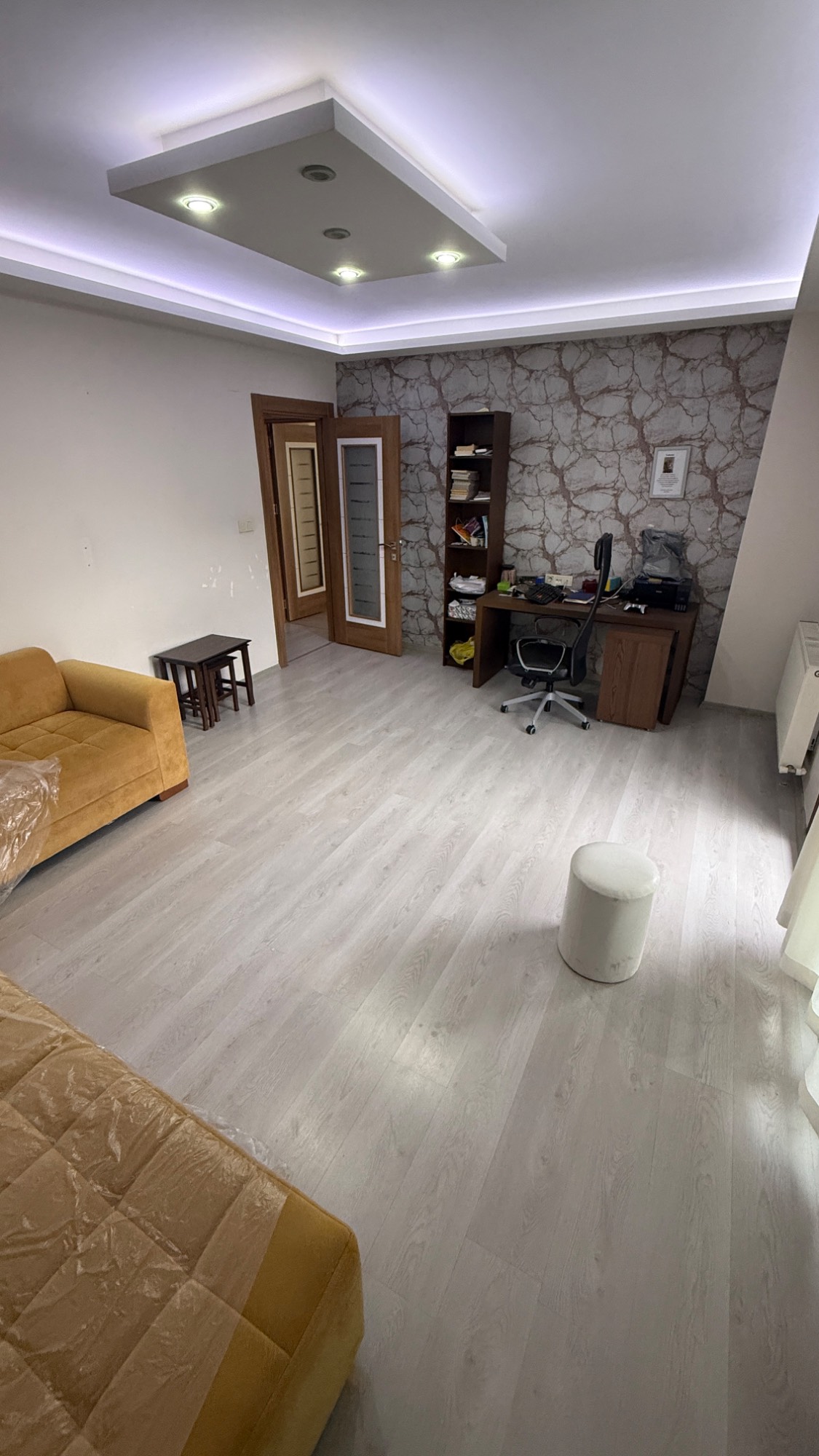 KERVAN YOLU CEPHELİ 180M2 3+1 LÜKS ARA KAT ASANSÖRLÜ SATILIK DAİRE
