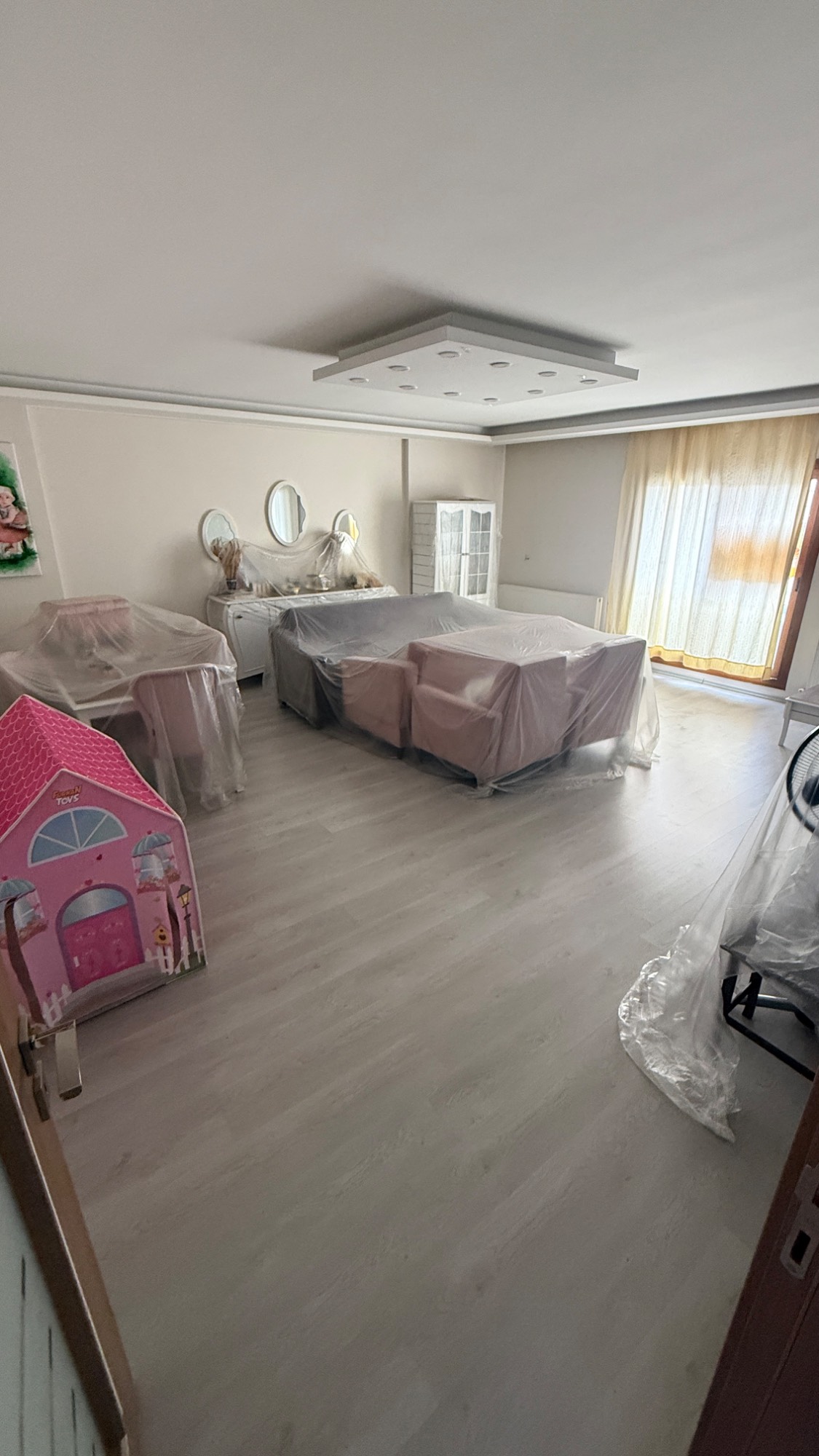 KERVAN YOLU CEPHELİ 180M2 3+1 LÜKS ARA KAT ASANSÖRLÜ SATILIK DAİRE