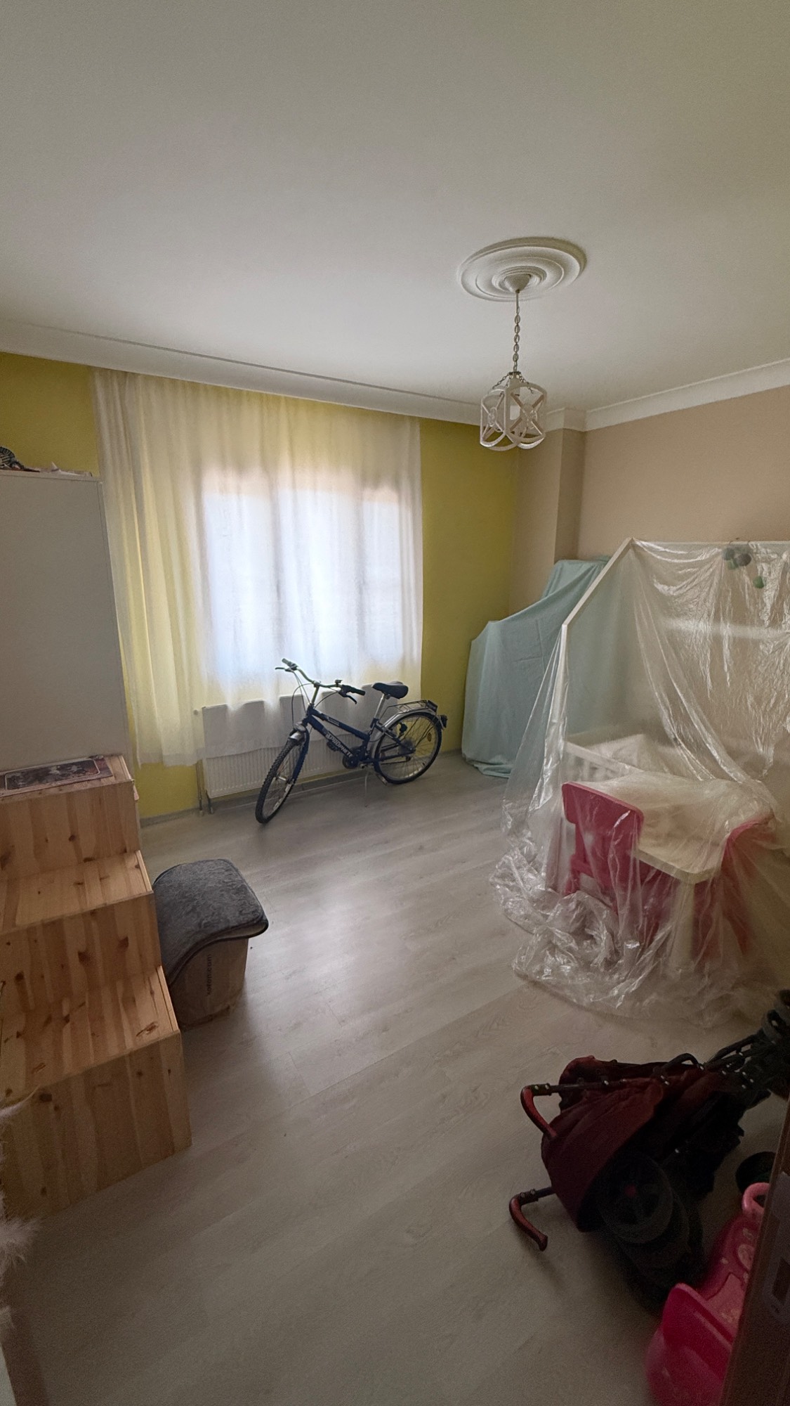 KERVAN YOLU CEPHELİ 180M2 3+1 LÜKS ARA KAT ASANSÖRLÜ SATILIK DAİRE