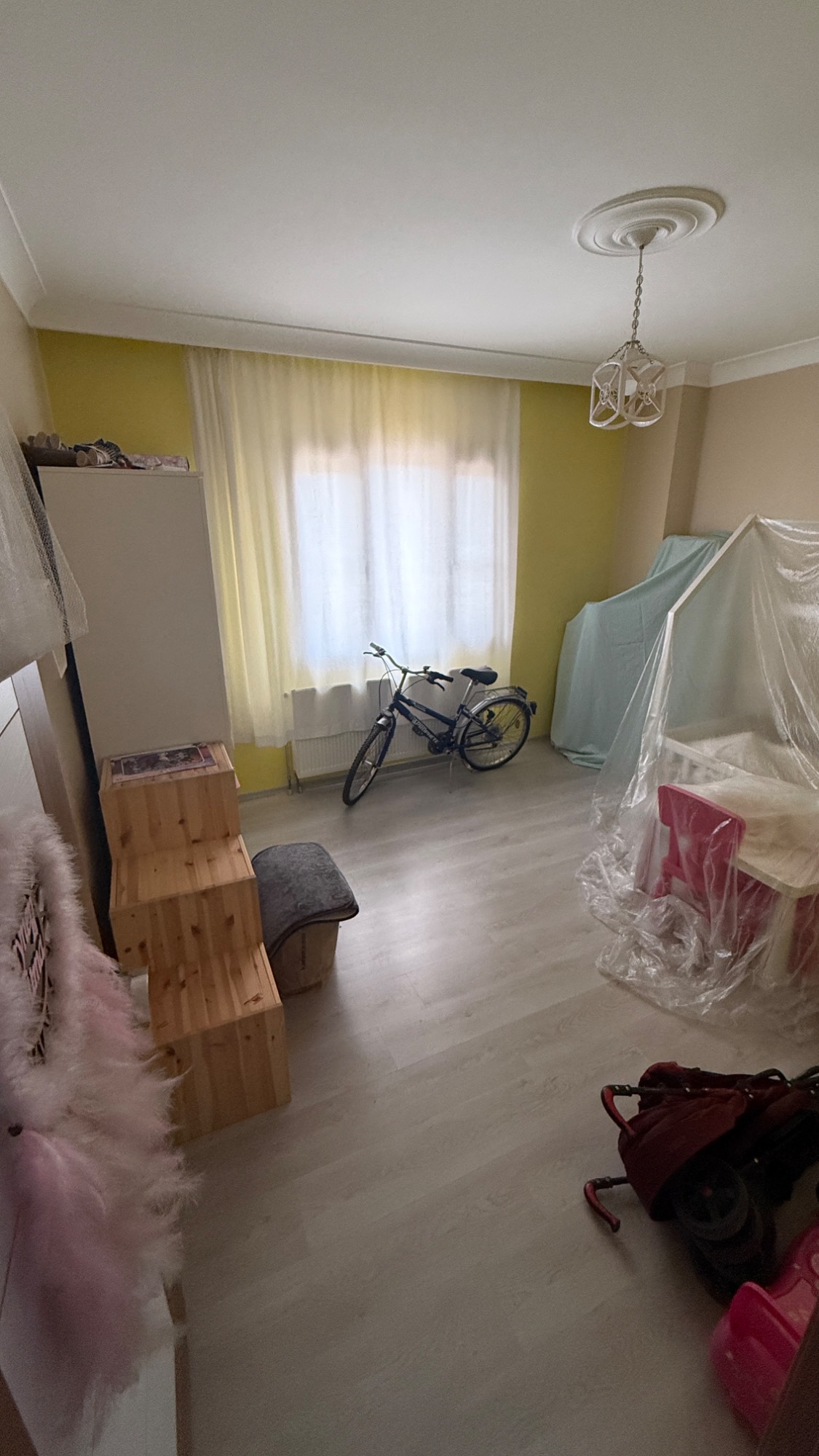 KERVAN YOLU CEPHELİ 180M2 3+1 LÜKS ARA KAT ASANSÖRLÜ SATILIK DAİRE