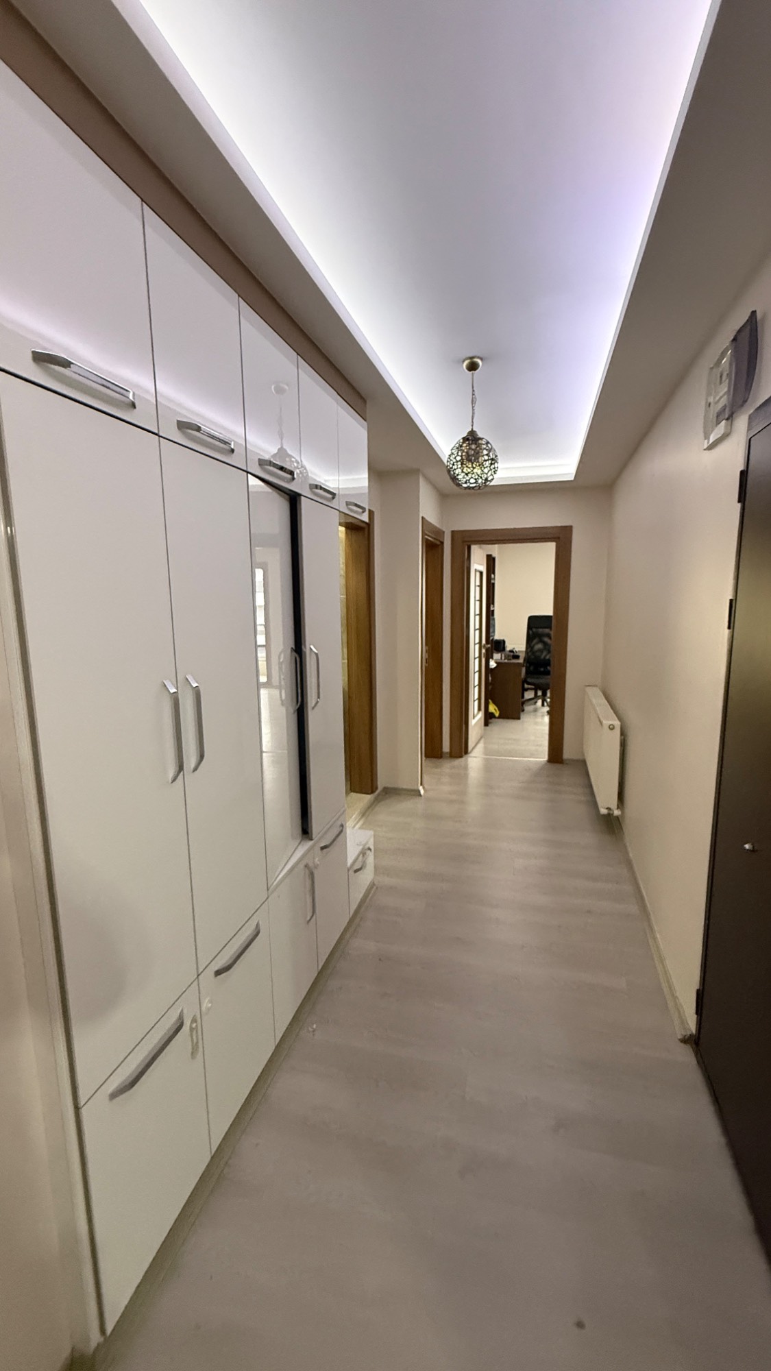 KERVAN YOLU CEPHELİ 180M2 3+1 LÜKS ARA KAT ASANSÖRLÜ SATILIK DAİRE