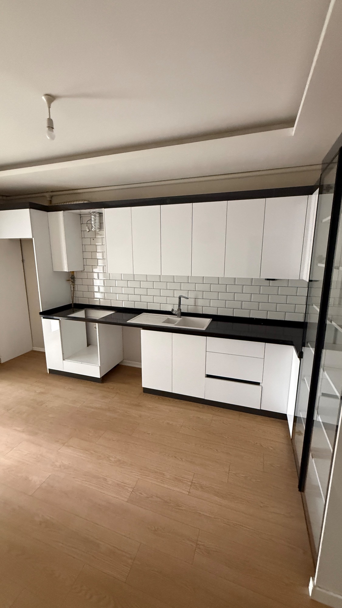 ERGENEKON MAH ŞATO OKULU YAKINI 3+1 ASANSÖRLÜ OTOPARKLI SATILIK DAİRE