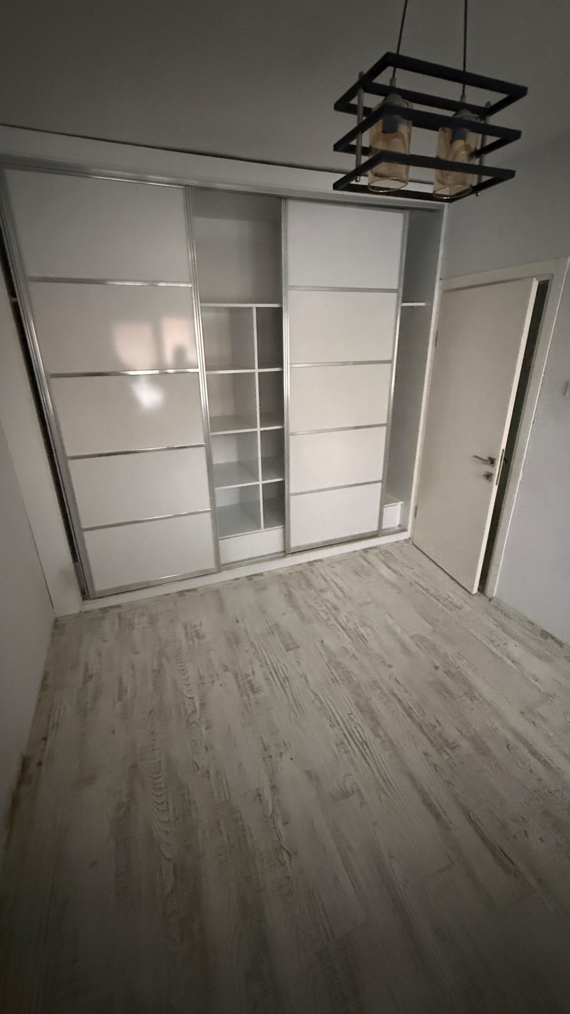 CUMHURİYET MAH 150M2 ZEMİN ÜSTÜ D.GAZLI 3+1 BAKIMLI KİRALIK DAİRE