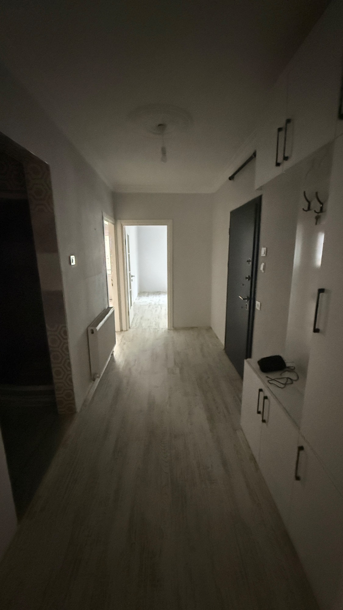 CUMHURİYET MAH 150M2 ZEMİN ÜSTÜ D.GAZLI 3+1 BAKIMLI KİRALIK DAİRE