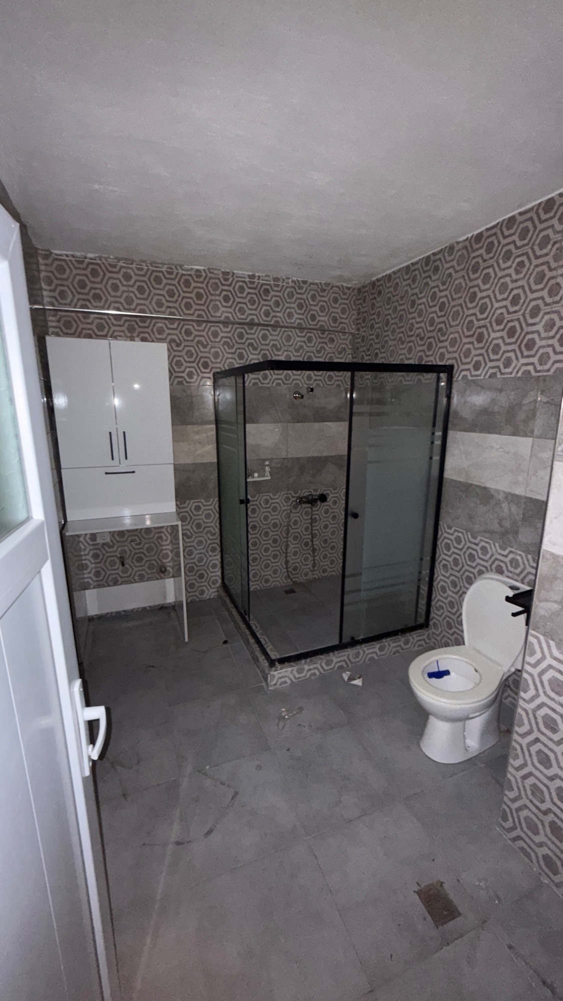 CUMHURİYET MAH 150M2 ZEMİN ÜSTÜ D.GAZLI 3+1 BAKIMLI KİRALIK DAİRE