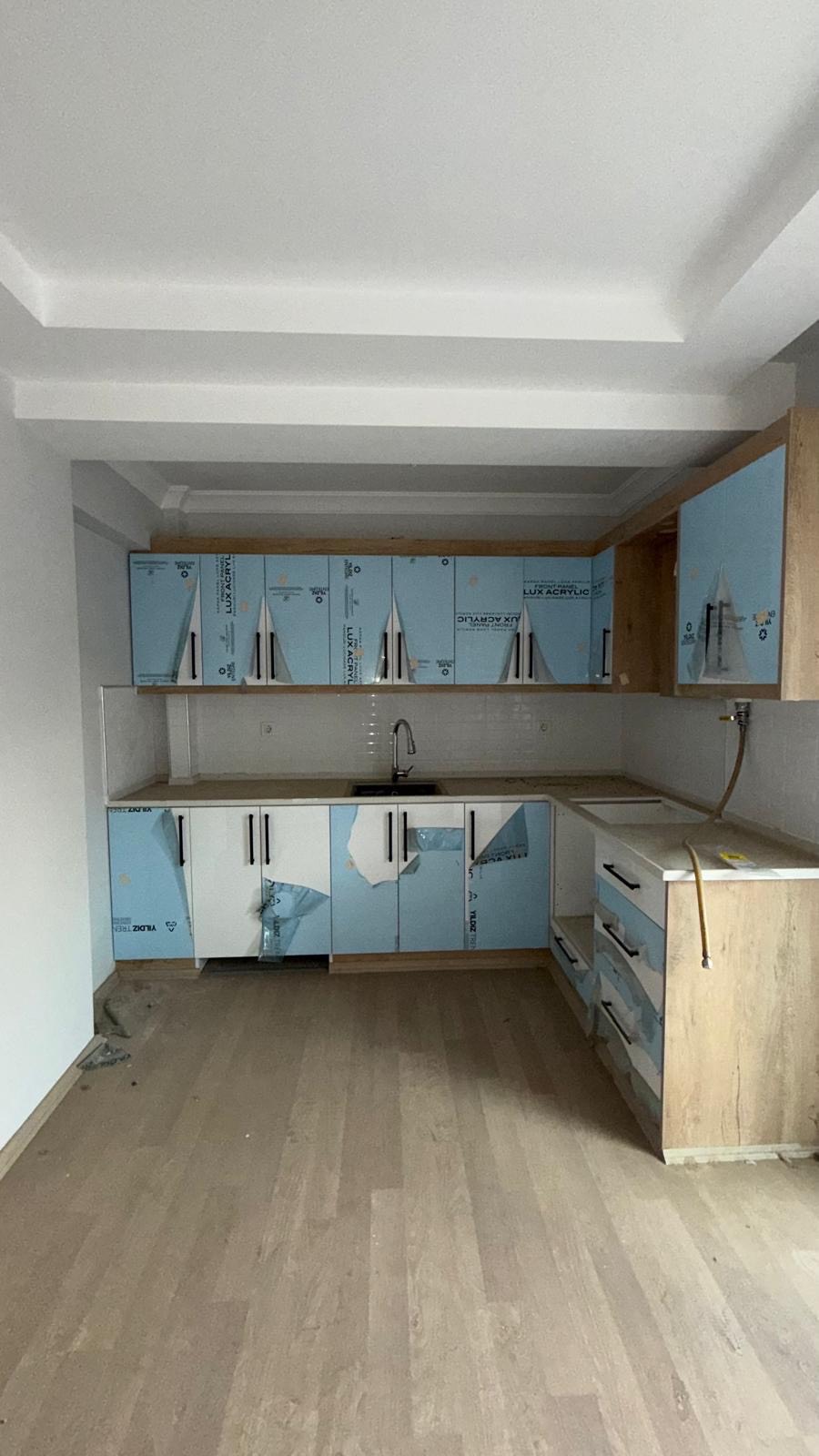 FIRSAT! ERGENEKON'DA ARAS SİTESİNDE 105 M2 2+1 DAİRE
